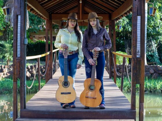 Dupla Lizandra e Victória