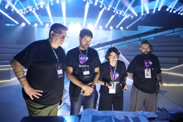 Diretores conferem últimos detalhes do Teleton