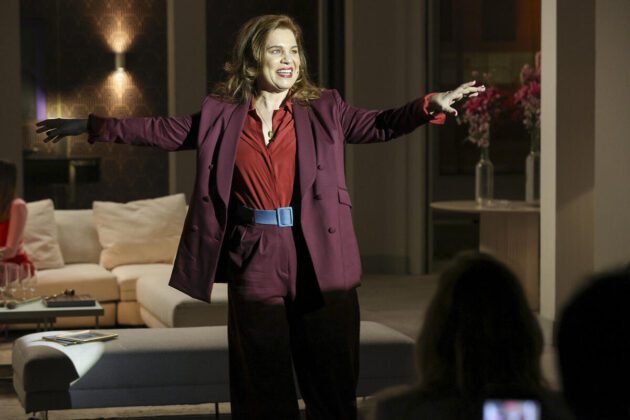 Isabel Teixeira é a rica Helena em Elas por Elas