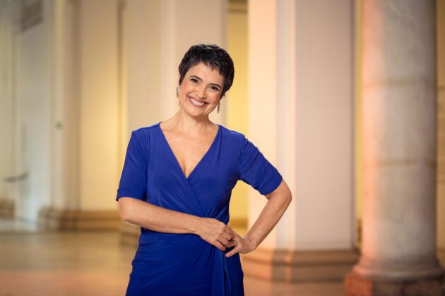 Sandra Annenberg durante apresentação da Retrospectiva 2023