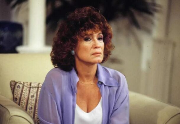 Suzana Vieira como sua personagem em Mulheres de Areia