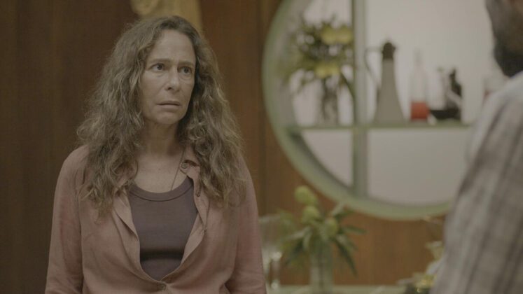 Andrea Beltrão como Zefa de No Rancho Fundo