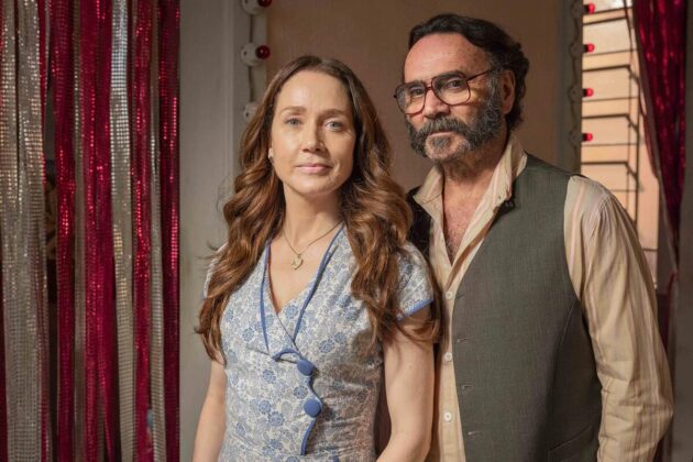 Camila Morgado e Almir Sater como Dona Patroa e Rachid, em Renascer