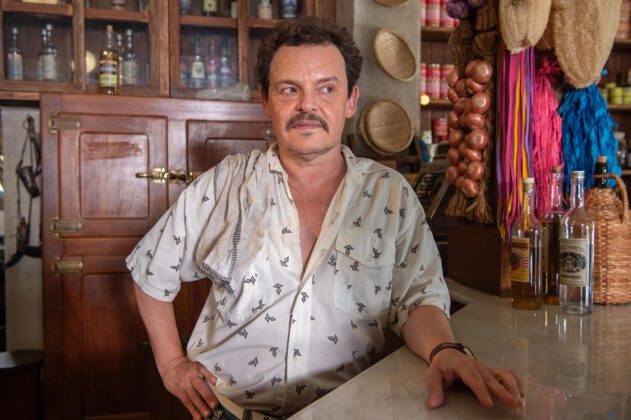 Matheus Nachtergael como Norberto, em Renascer