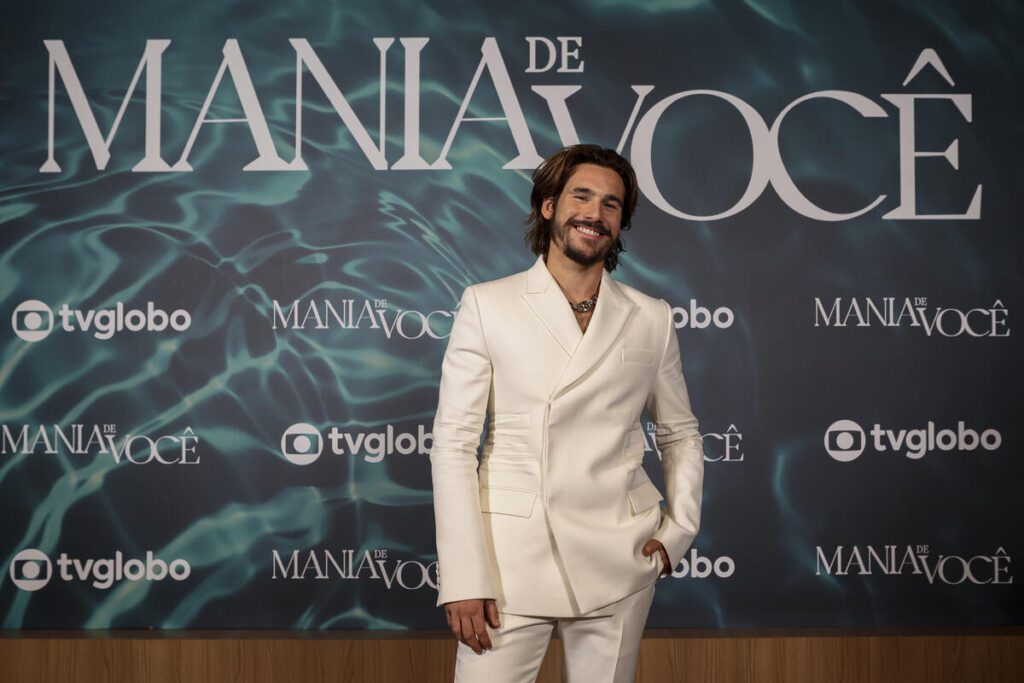 Nicolas Prattes será um dos protagonistas de Mania de Você