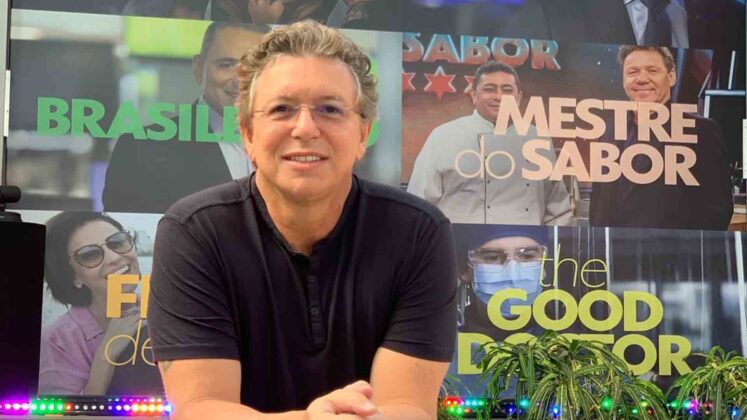 Boninho é visto dentro do SBT