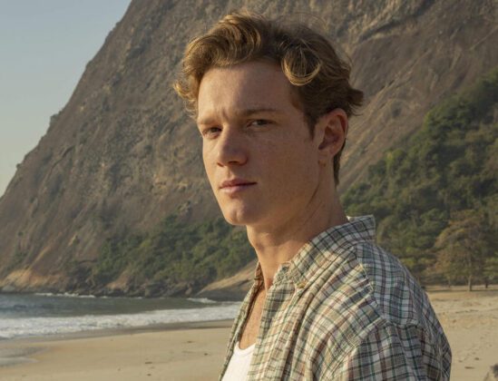 Pedro Novaes em Garota do Momento como Beto