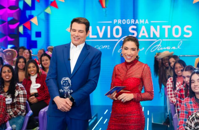 Celso Portiolli e Patrícia Abravanel no palco do Programa Silvio Santos