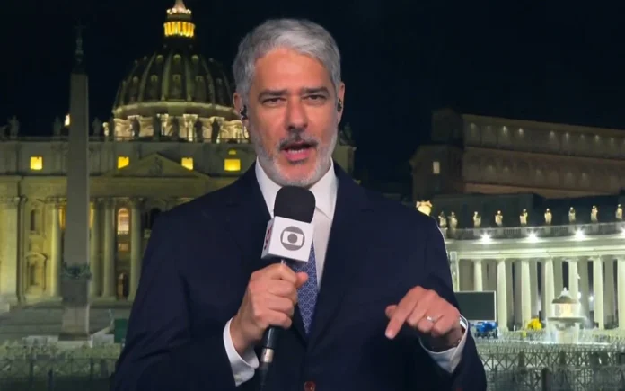 Willian Bonner apresentando o JN direto do Vaticano