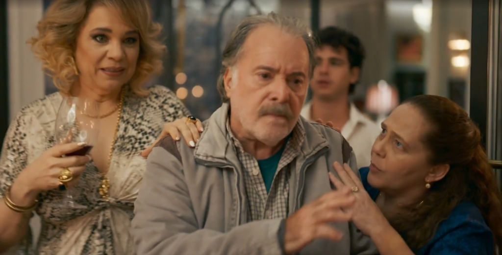 Isabel Teixeira, Tony Ramos e Isabela Garcia em cena de Quem Ama Cuida